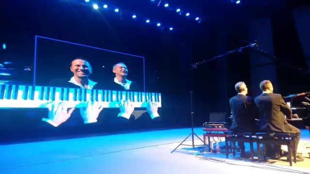 與披頭士樂隊(duì)隔空同奏德國國寶博蘭斯勒鋼琴-德國歐米勒孖寶瘋狂鋼琴總動(dòng)員中國站完美落幕