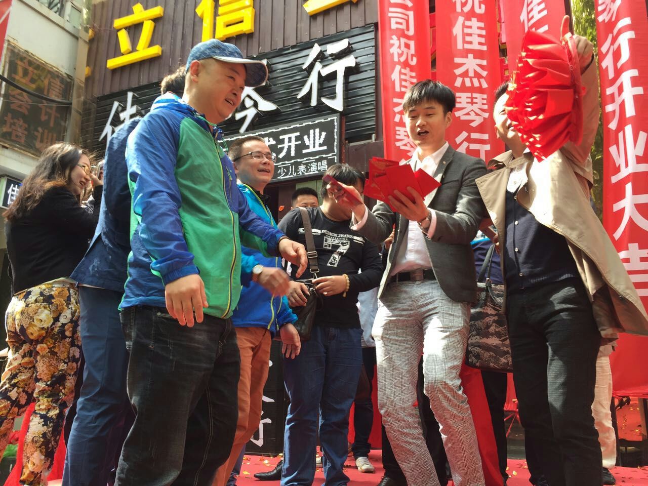 琴行新銳攜手德國(guó)國(guó)寶博蘭斯勒鋼琴共繪音樂(lè)事業(yè)藍(lán)圖